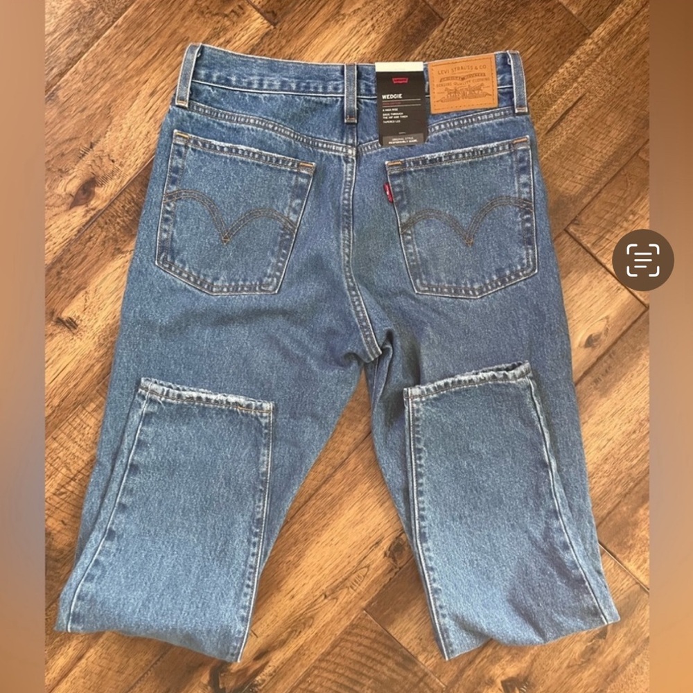 Levi's wedgie Fit women's Denim Jeans